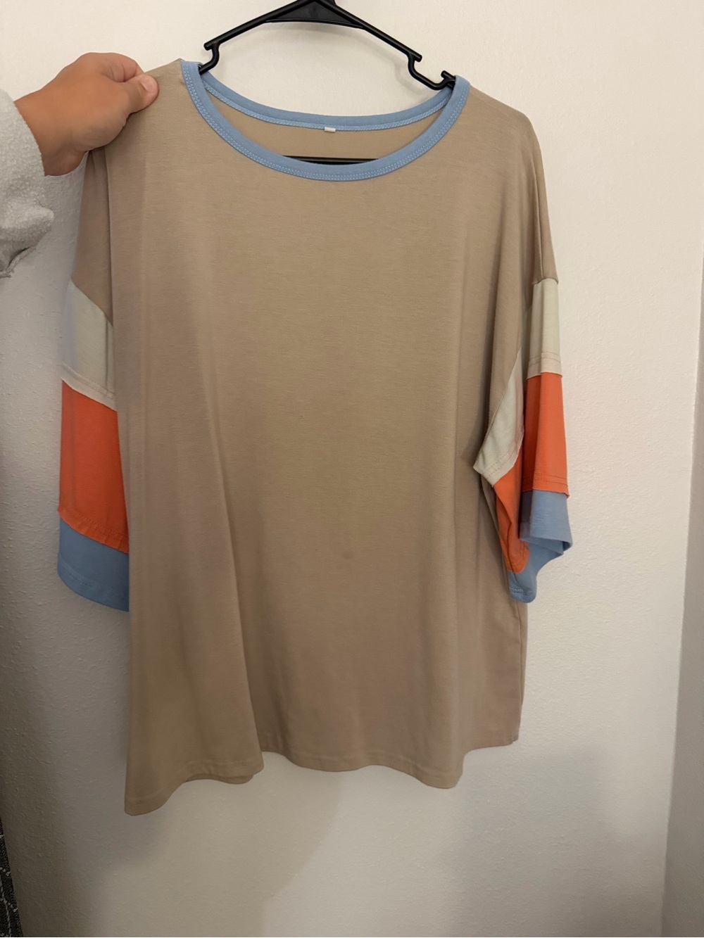 SHEIN Beige Colorblock Short Sleeve Top with Blue & Orange Trim